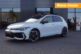 Volkswagen Golf R-line 1.5 eTSI 150pk DSG facelift Black style/Panodak /Camera /IQ Matrix LED /Head-up