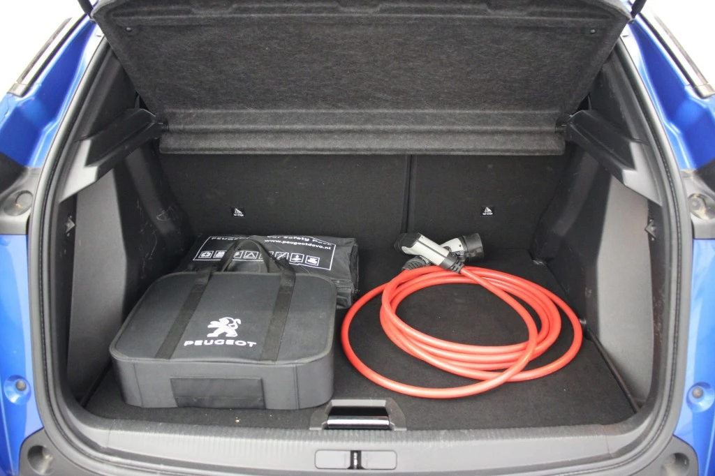Hoofdafbeelding Peugeot e-2008