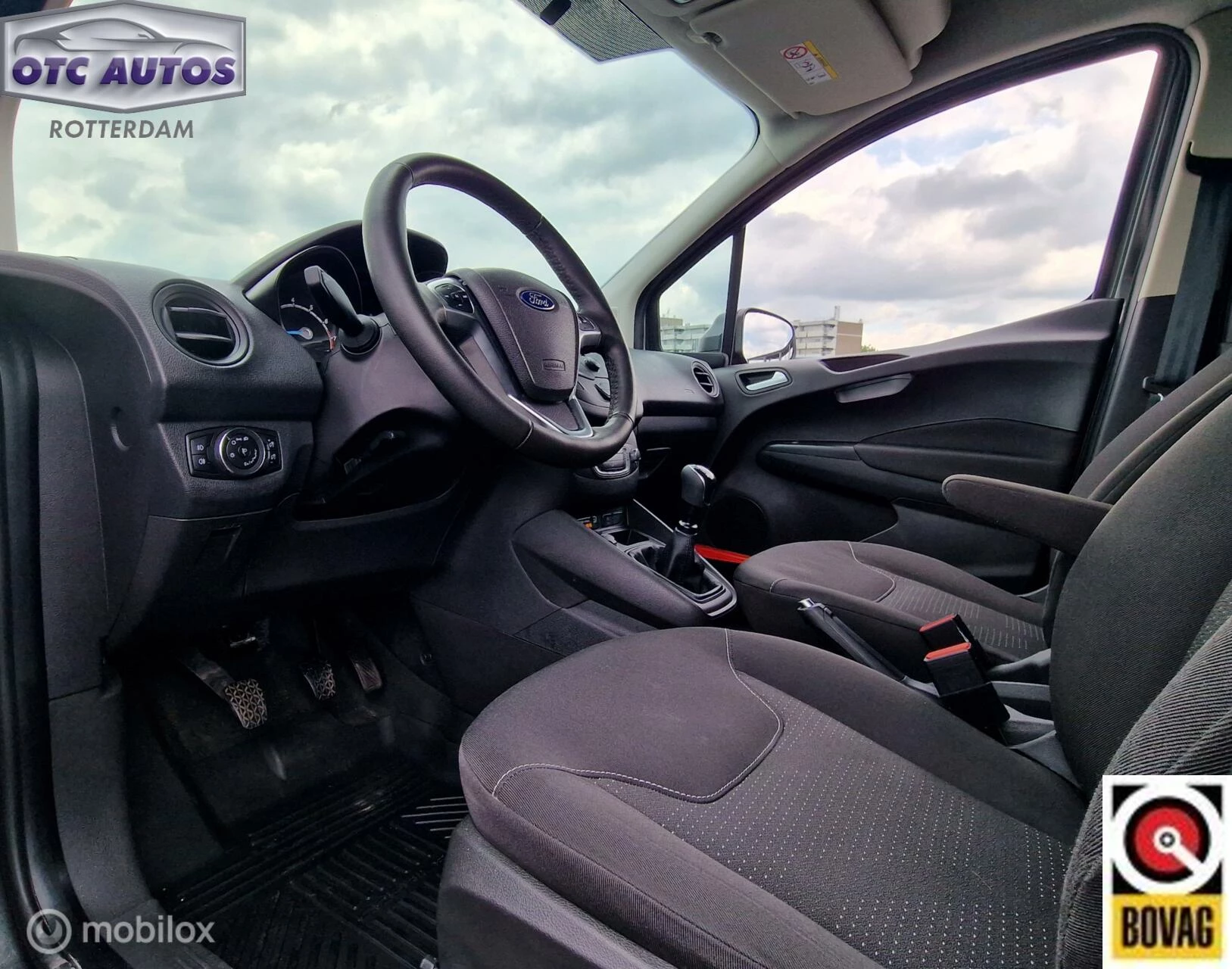 Hoofdafbeelding Ford Transit Courier