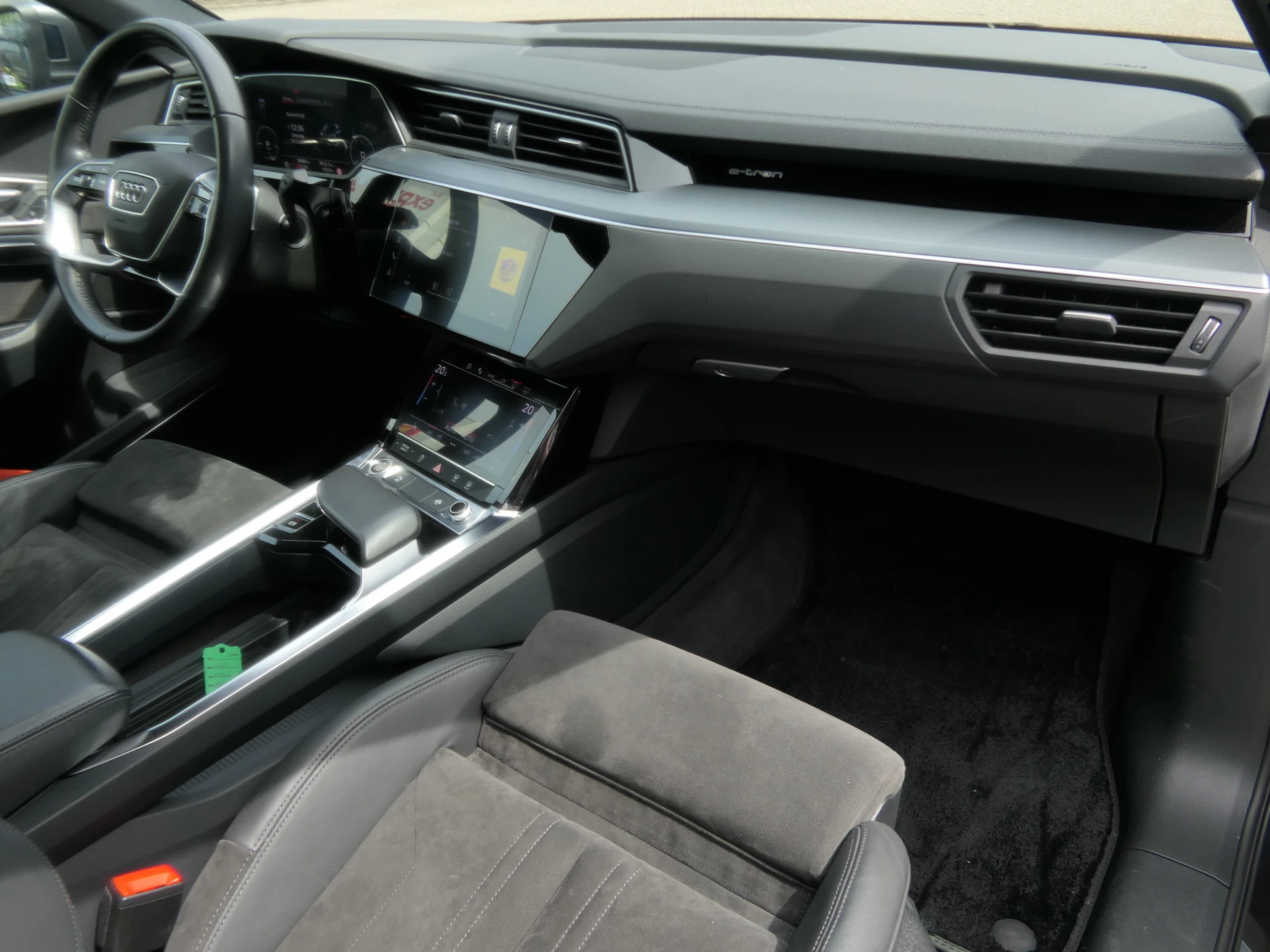 Hoofdafbeelding Audi e-tron
