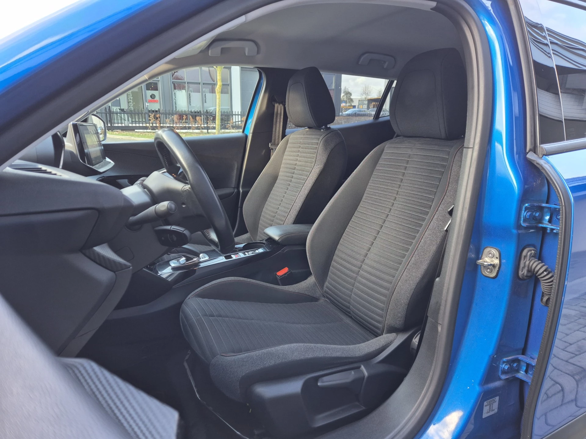 Hoofdafbeelding Peugeot e-2008