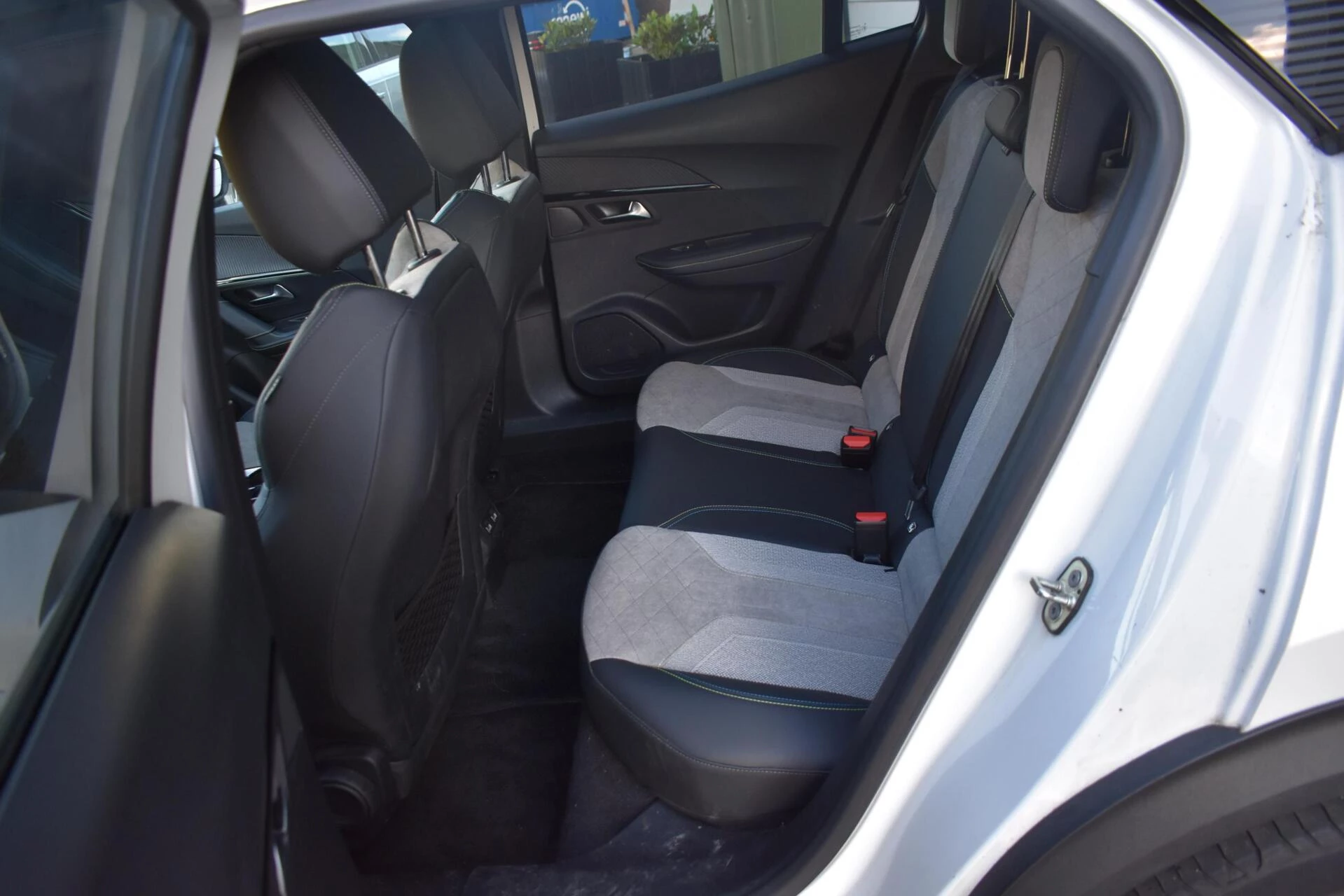 Hoofdafbeelding Peugeot e-2008