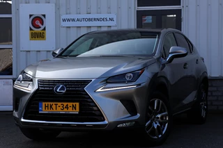 Lexus NX 300h AWD*BTW*Perfect Lexus Onderh.*Fabrieksgarantie t/m01-2032*Pano/Leder/Stoelverw./Stuurverw./LED/DAB/Elek. Stoelen/Elek. Klep/Camera/Parkeersens.V+A/18 inch LM*