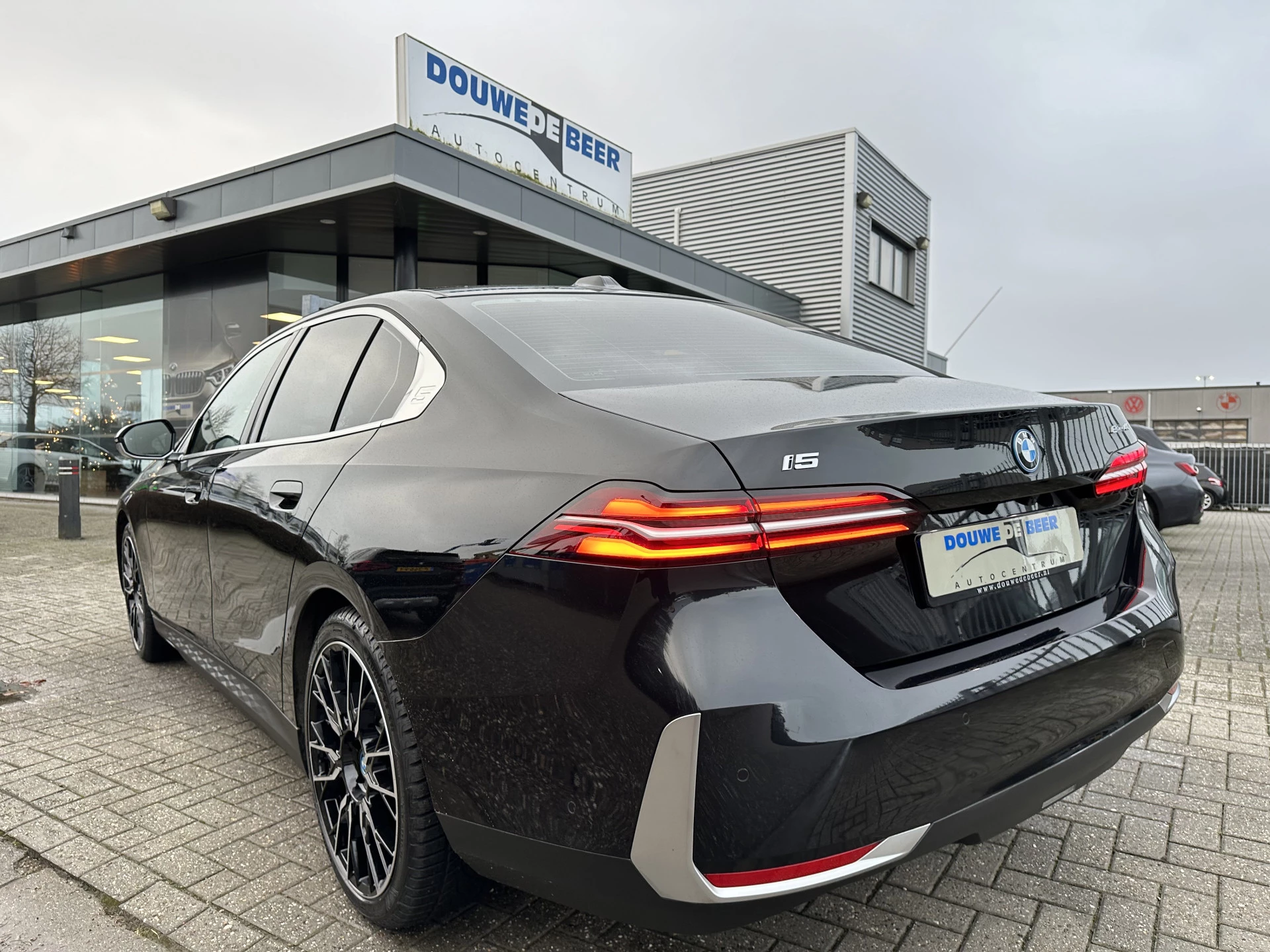 Hoofdafbeelding BMW i5