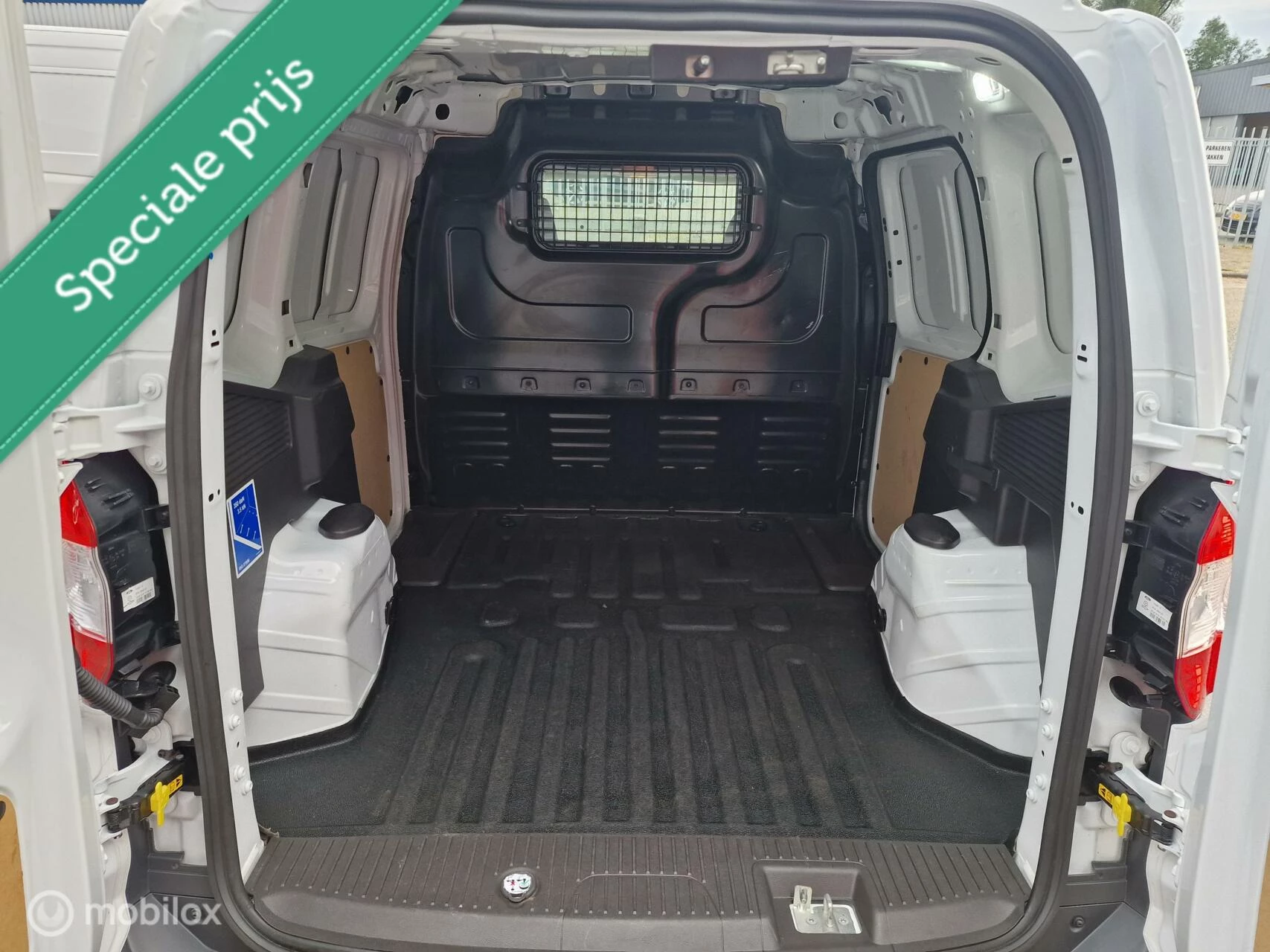 Hoofdafbeelding Ford Transit Courier