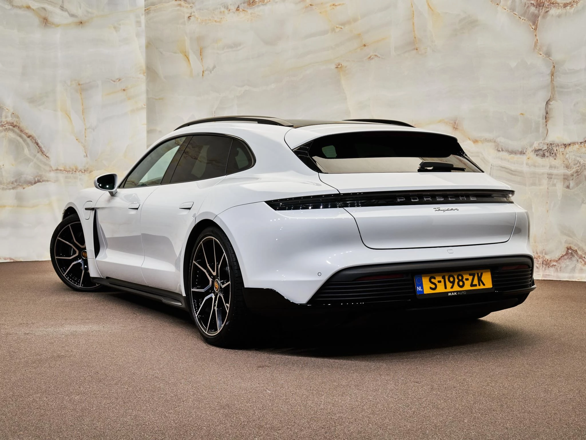 Hoofdafbeelding Porsche Taycan