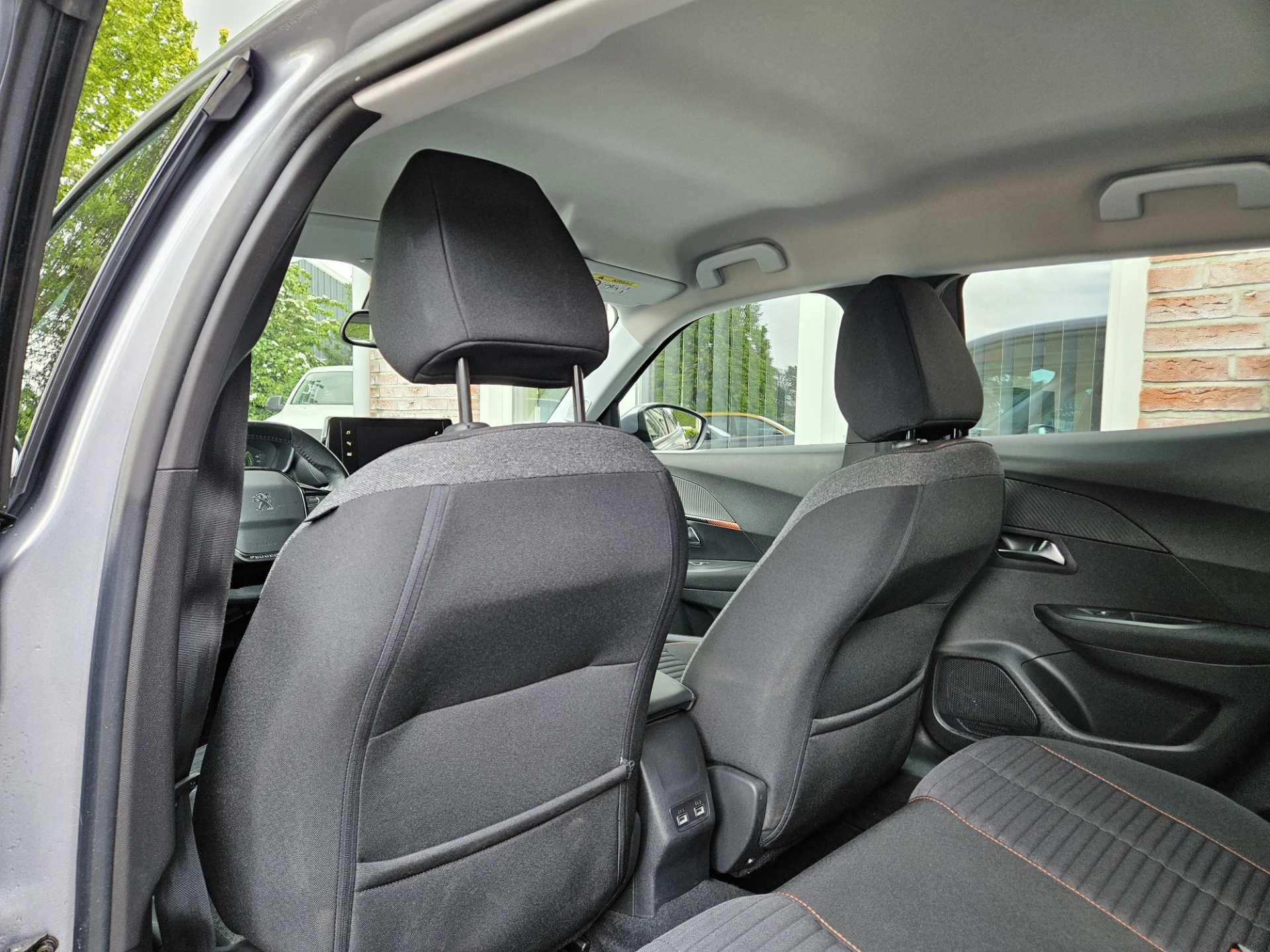 Hoofdafbeelding Peugeot e-2008