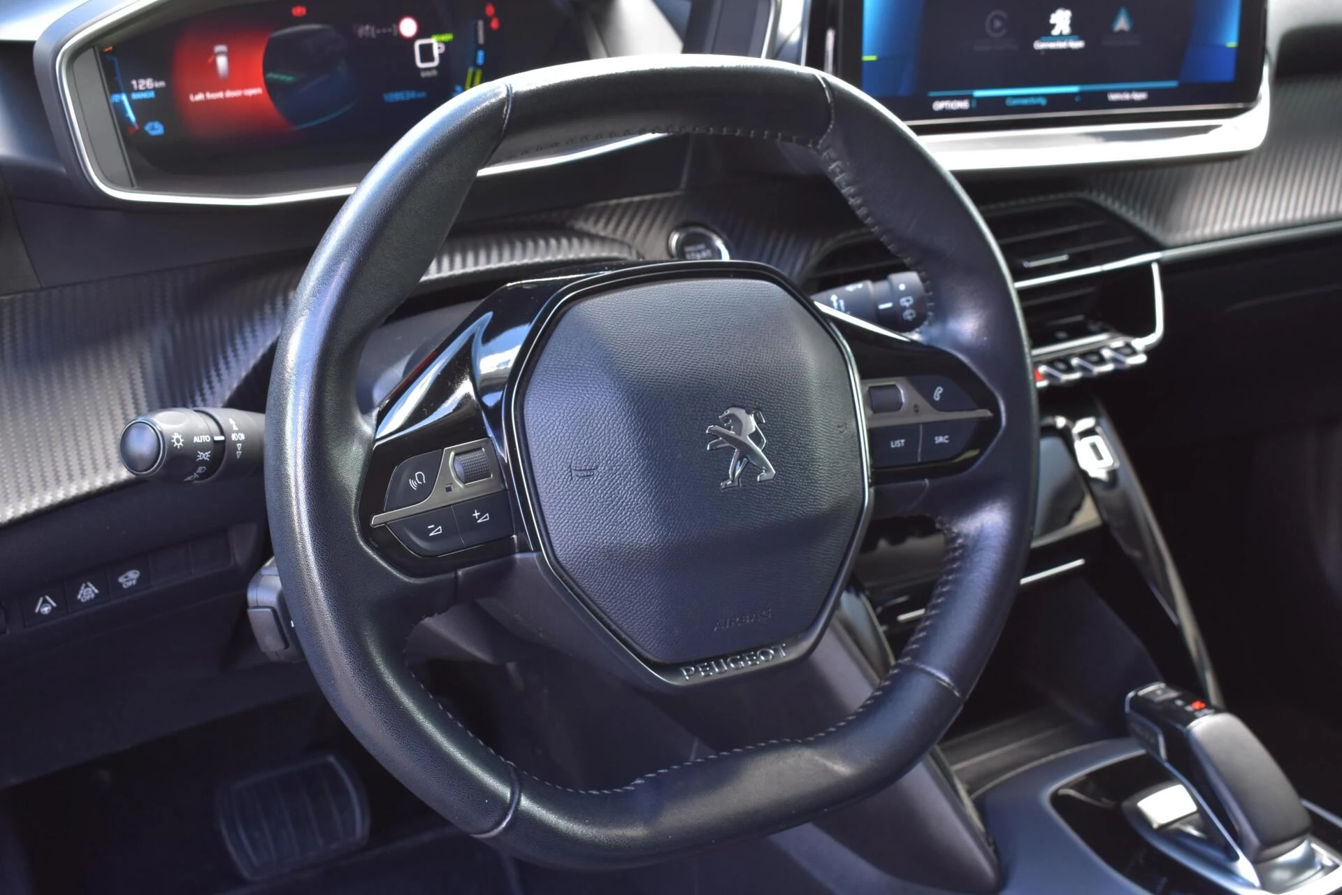 Hoofdafbeelding Peugeot e-2008