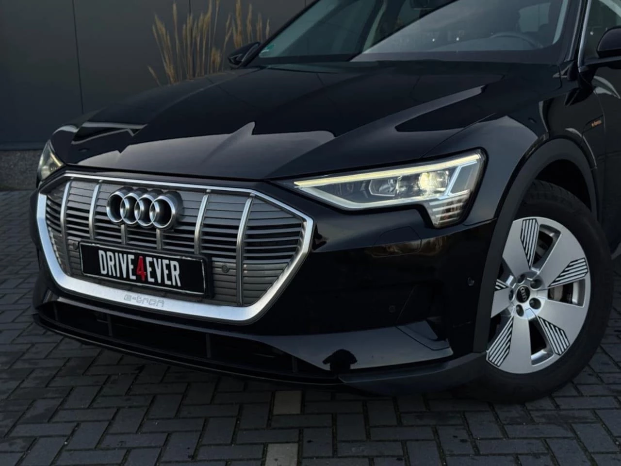 Hoofdafbeelding Audi e-tron