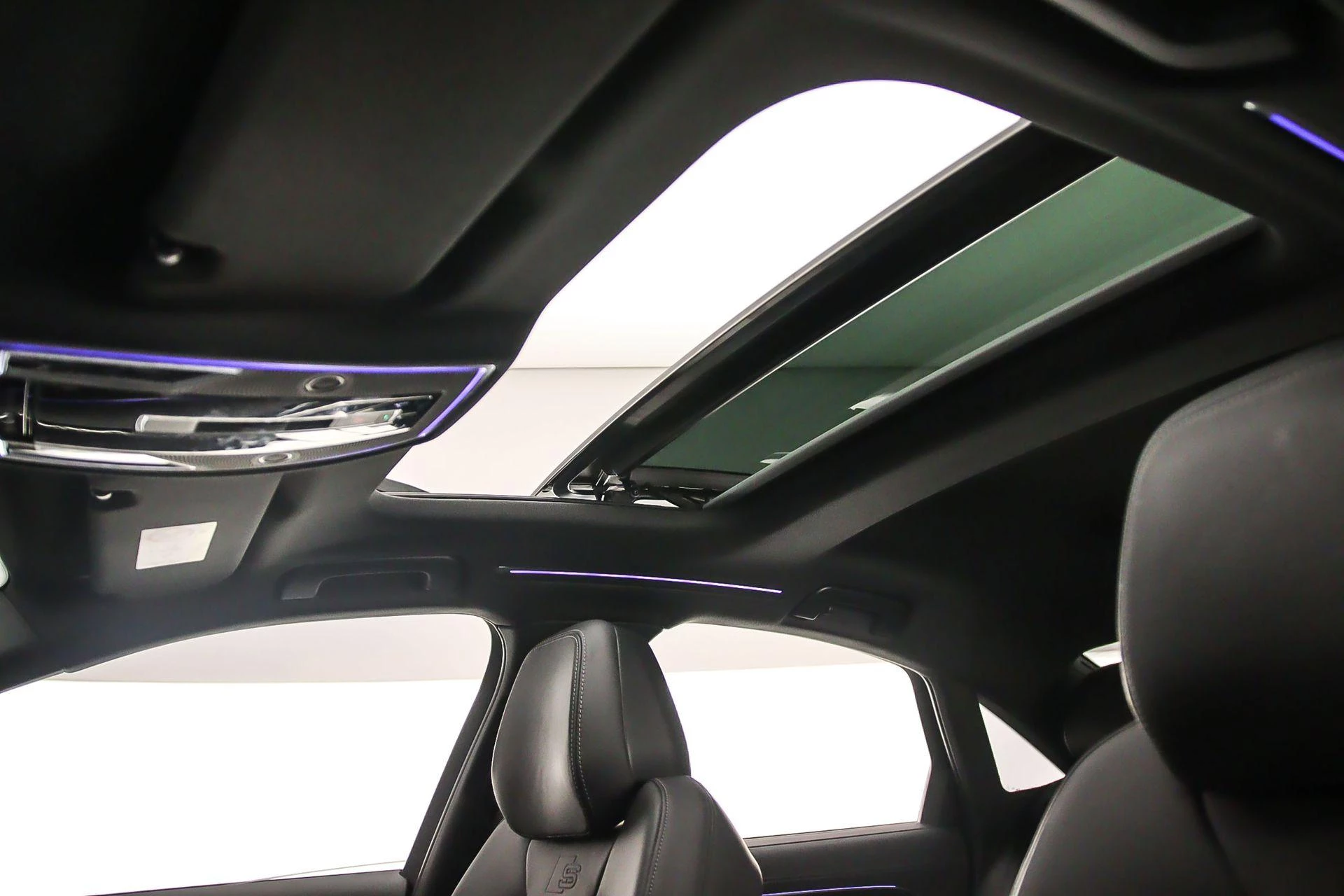 Hoofdafbeelding Audi A8