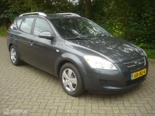 Hoofdafbeelding Kia cee'd Kia cee'd Sporty 1.6 CRDi Airco X-tra Motor loopt onregelmatig