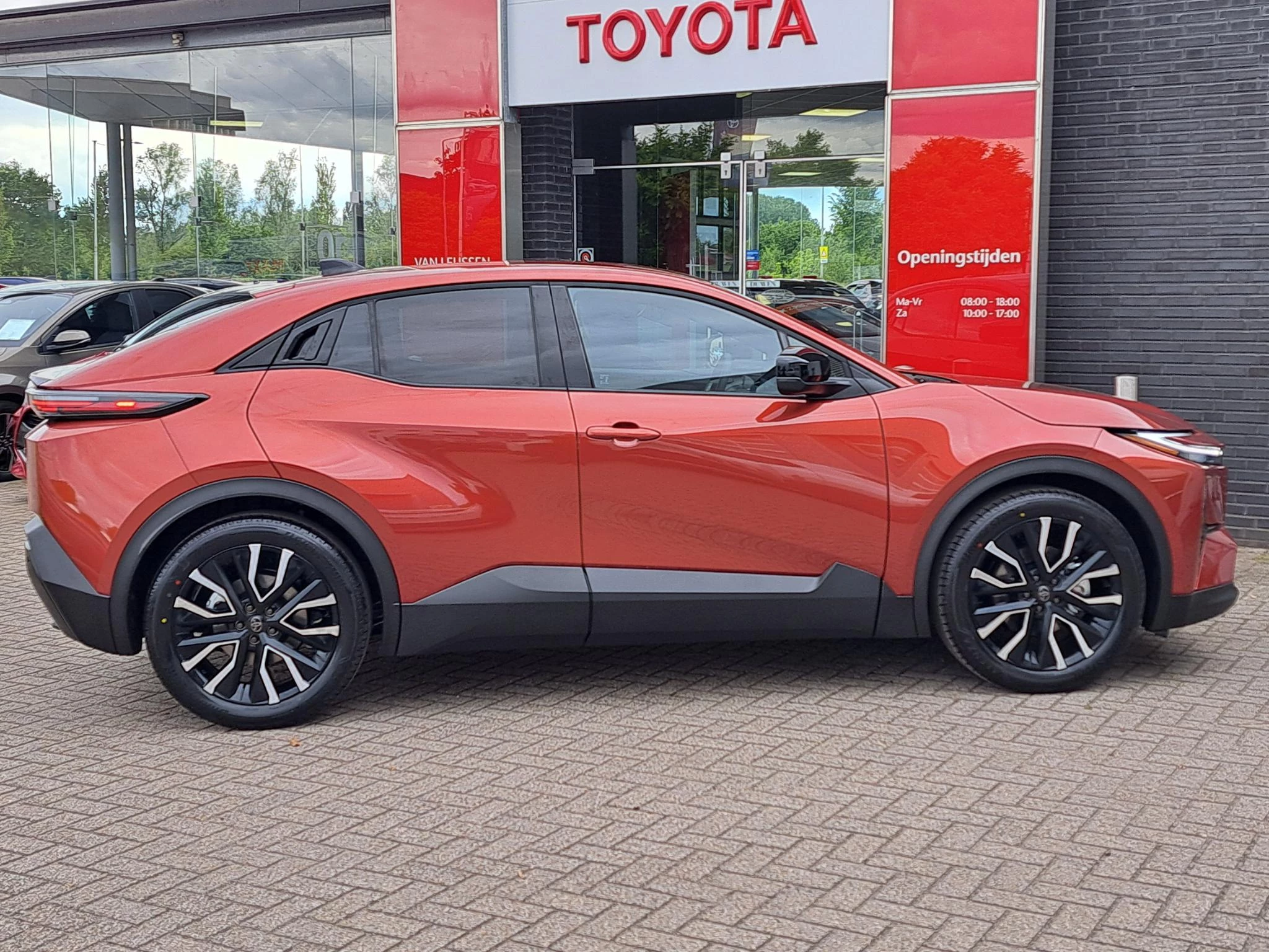 Hoofdafbeelding Toyota C-HR+
