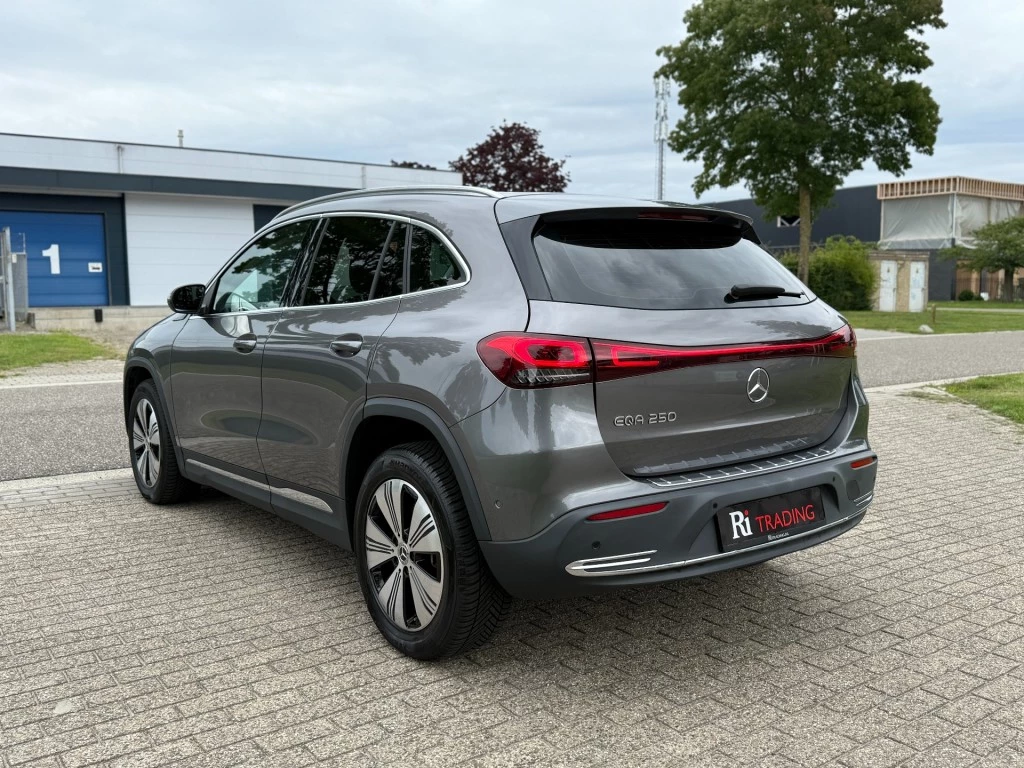 Hoofdafbeelding Mercedes-Benz EQA
