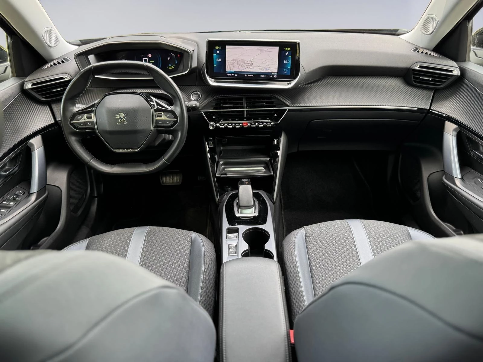 Hoofdafbeelding Peugeot e-2008