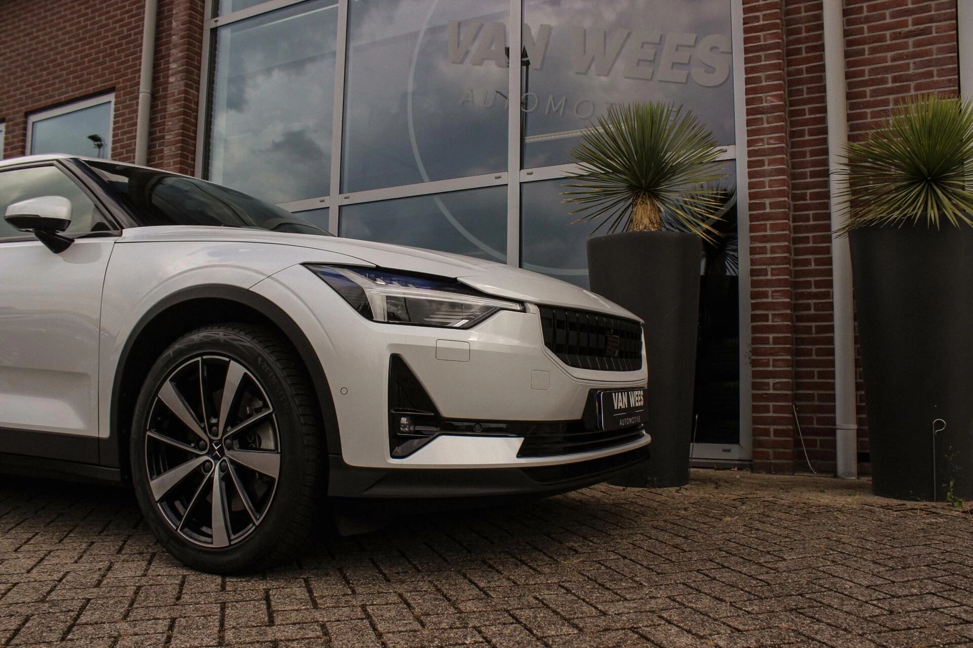 Hoofdafbeelding Polestar 2