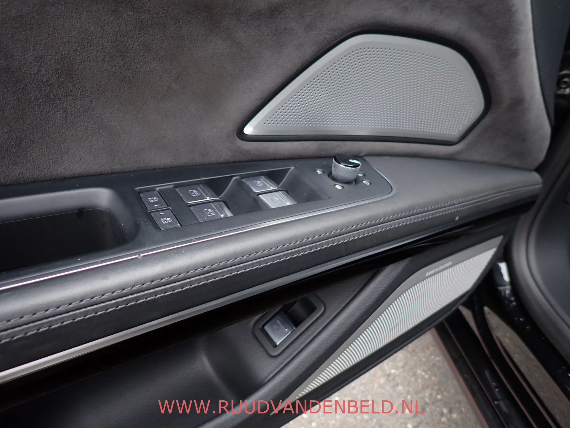 Hoofdafbeelding Audi A8