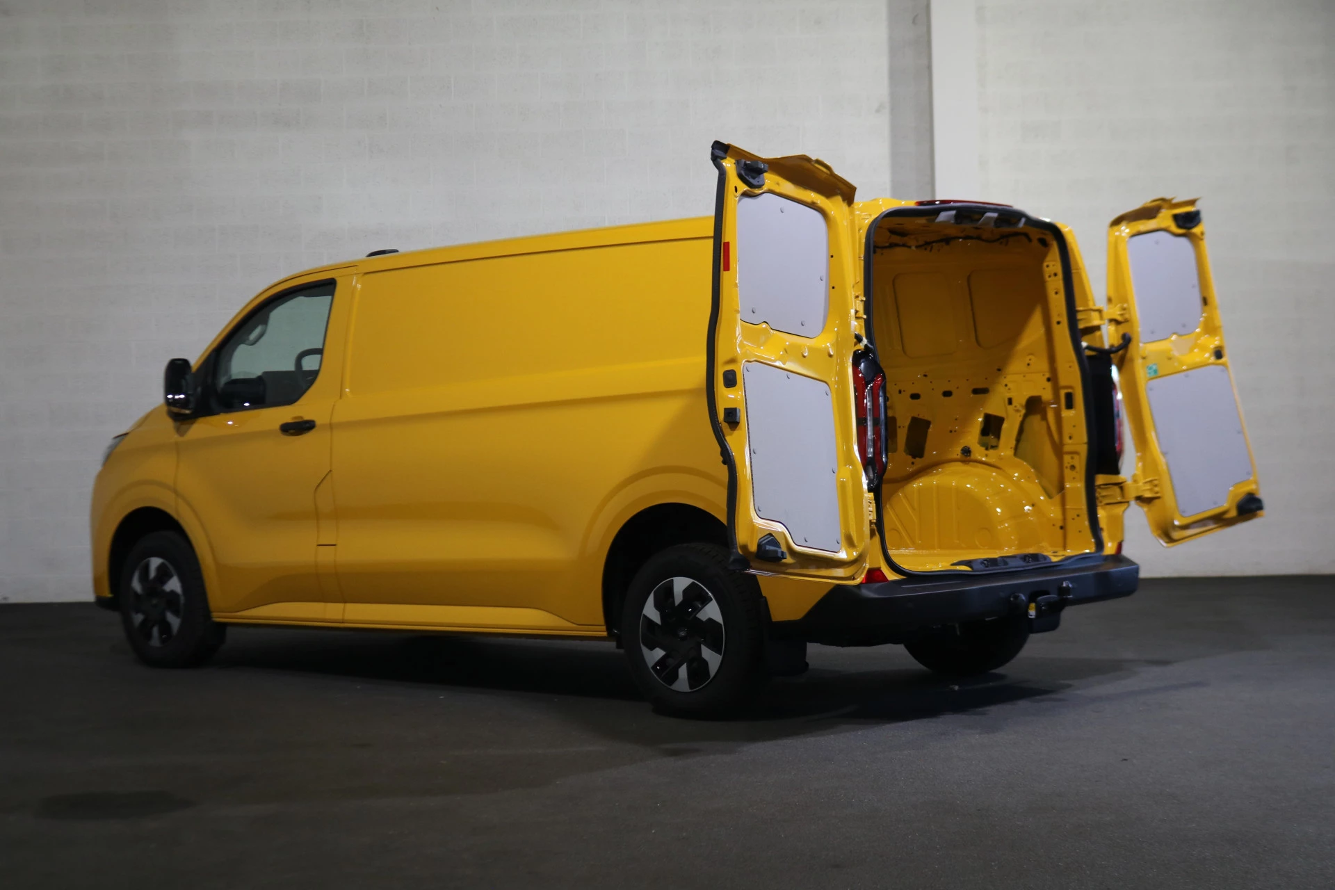 Hoofdafbeelding Ford E-Transit Custom