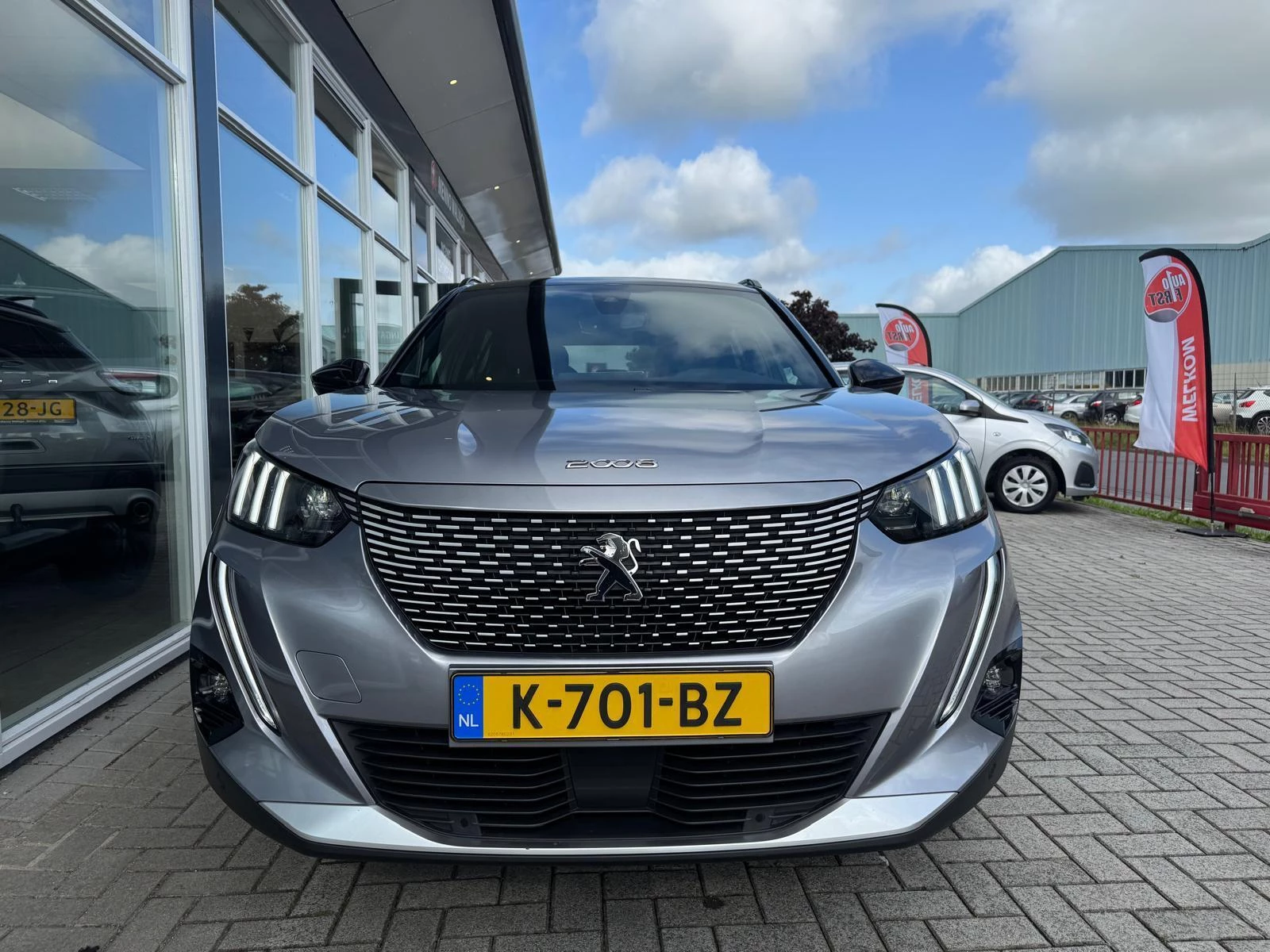 Hoofdafbeelding Peugeot e-2008