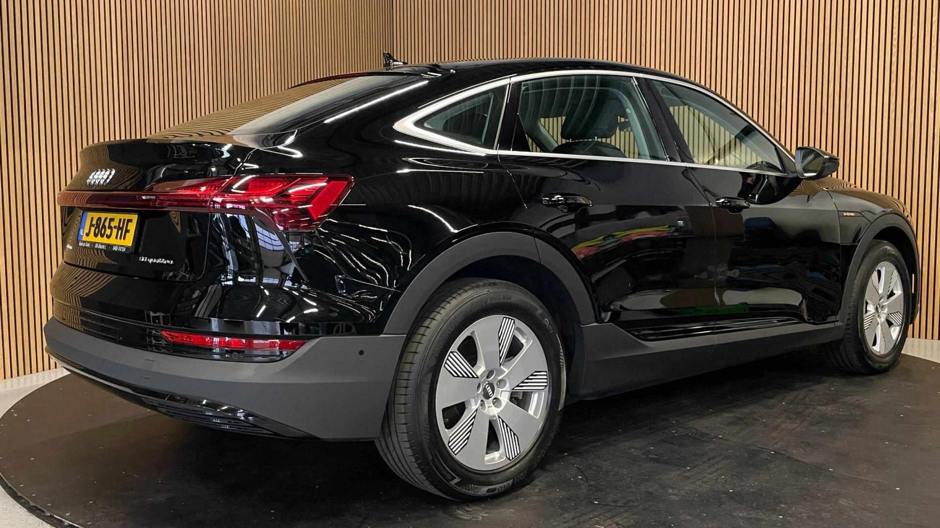 Hoofdafbeelding Audi e-tron