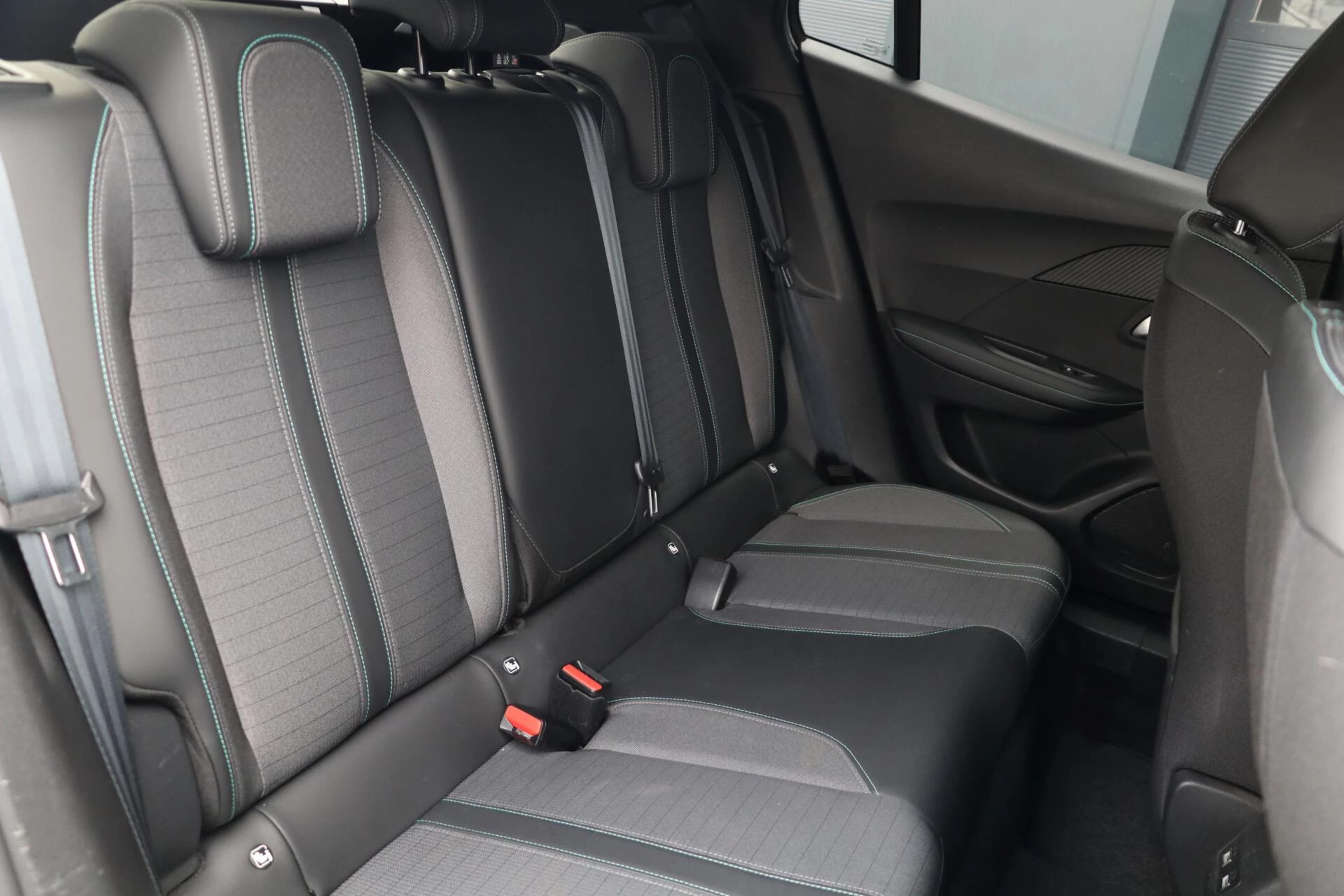 Hoofdafbeelding Peugeot e-2008