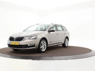 Skoda Octavia Combi 1.5 TSI 150pk Greentech Ambition Business · Apple/Android Car Play · Navigatie · Cruise Control · P-Sensoren · Clima · 17"Velgen · Elek. Inklapbare Spiegels · Trekhaak ·