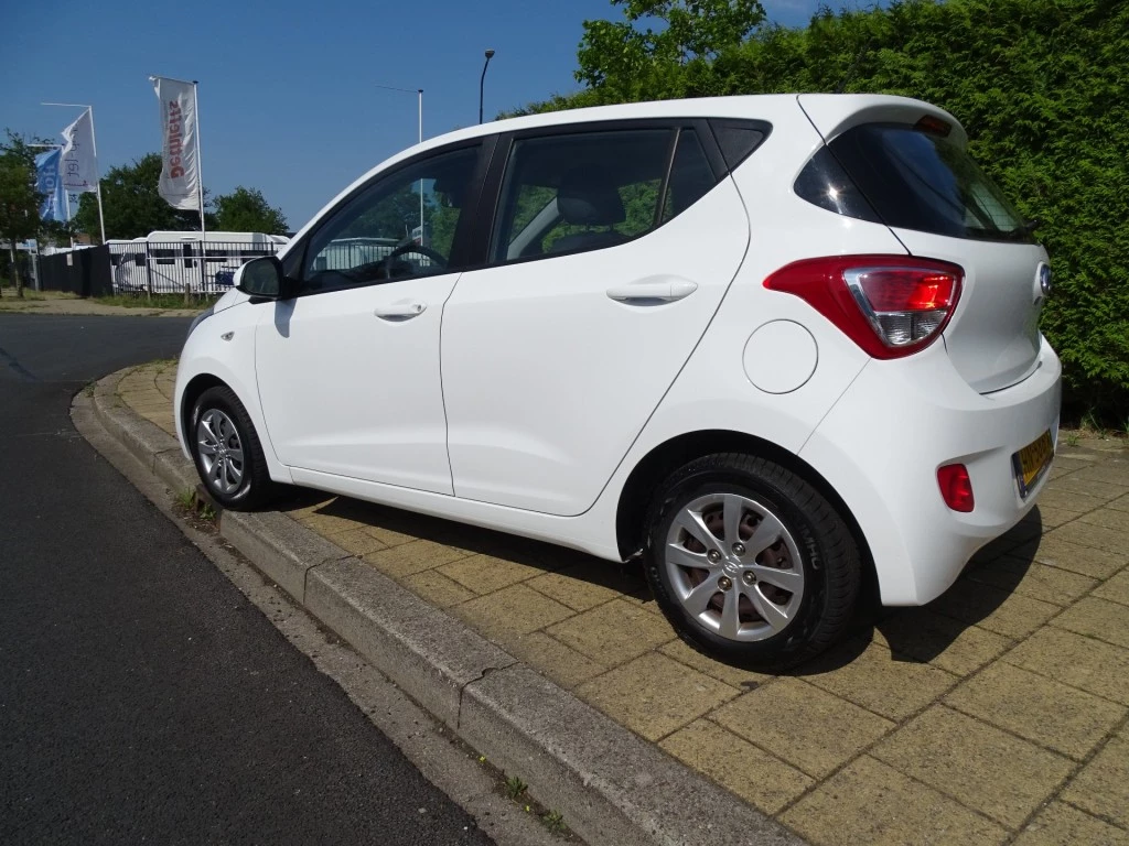 Hoofdafbeelding Hyundai i10