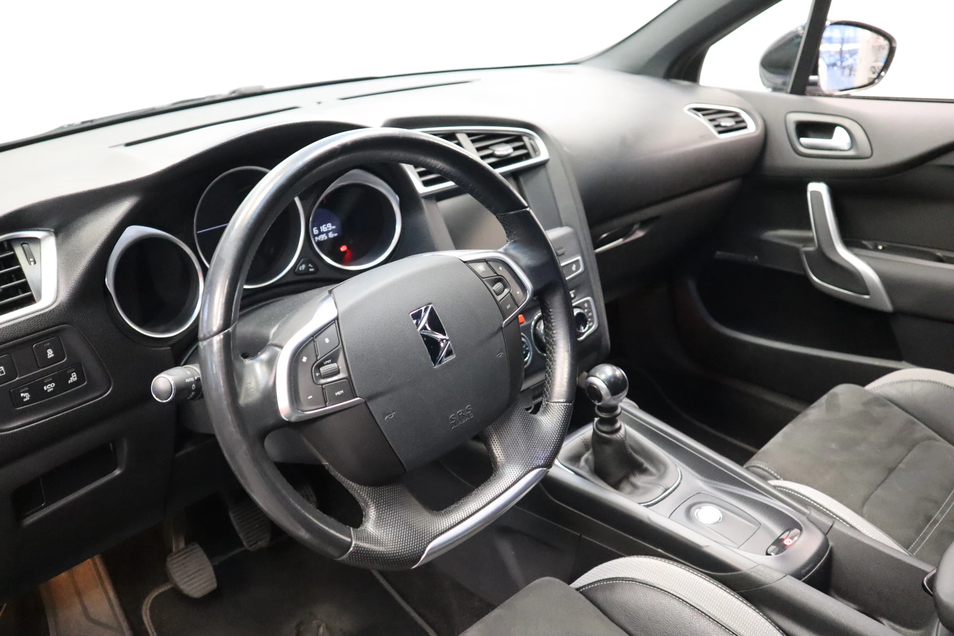 Hoofdafbeelding DS DS 4