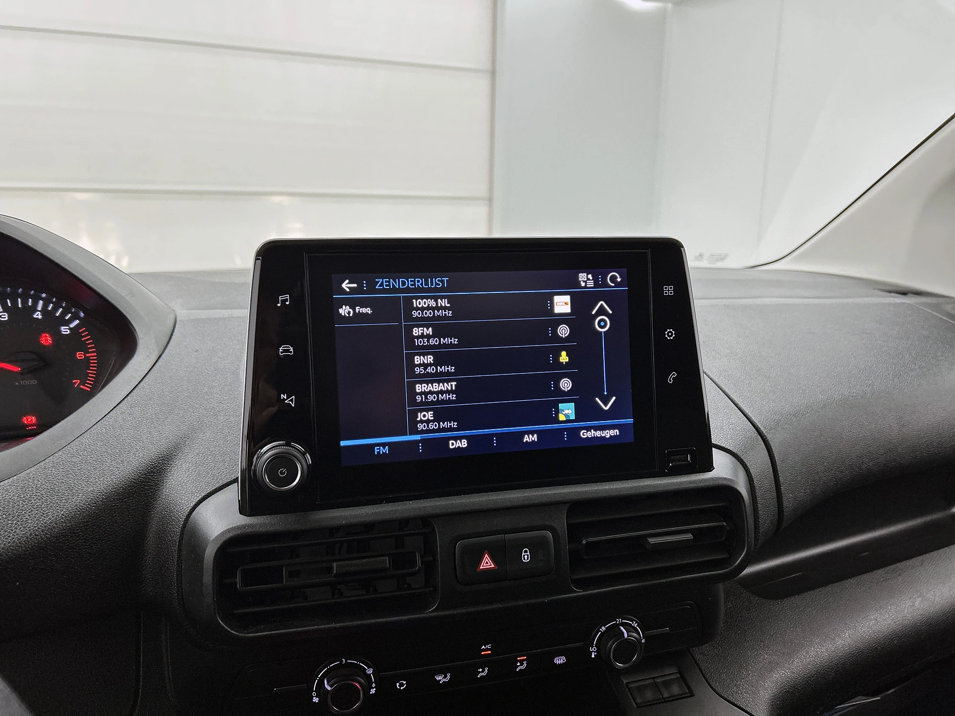 Hoofdafbeelding Peugeot Partner