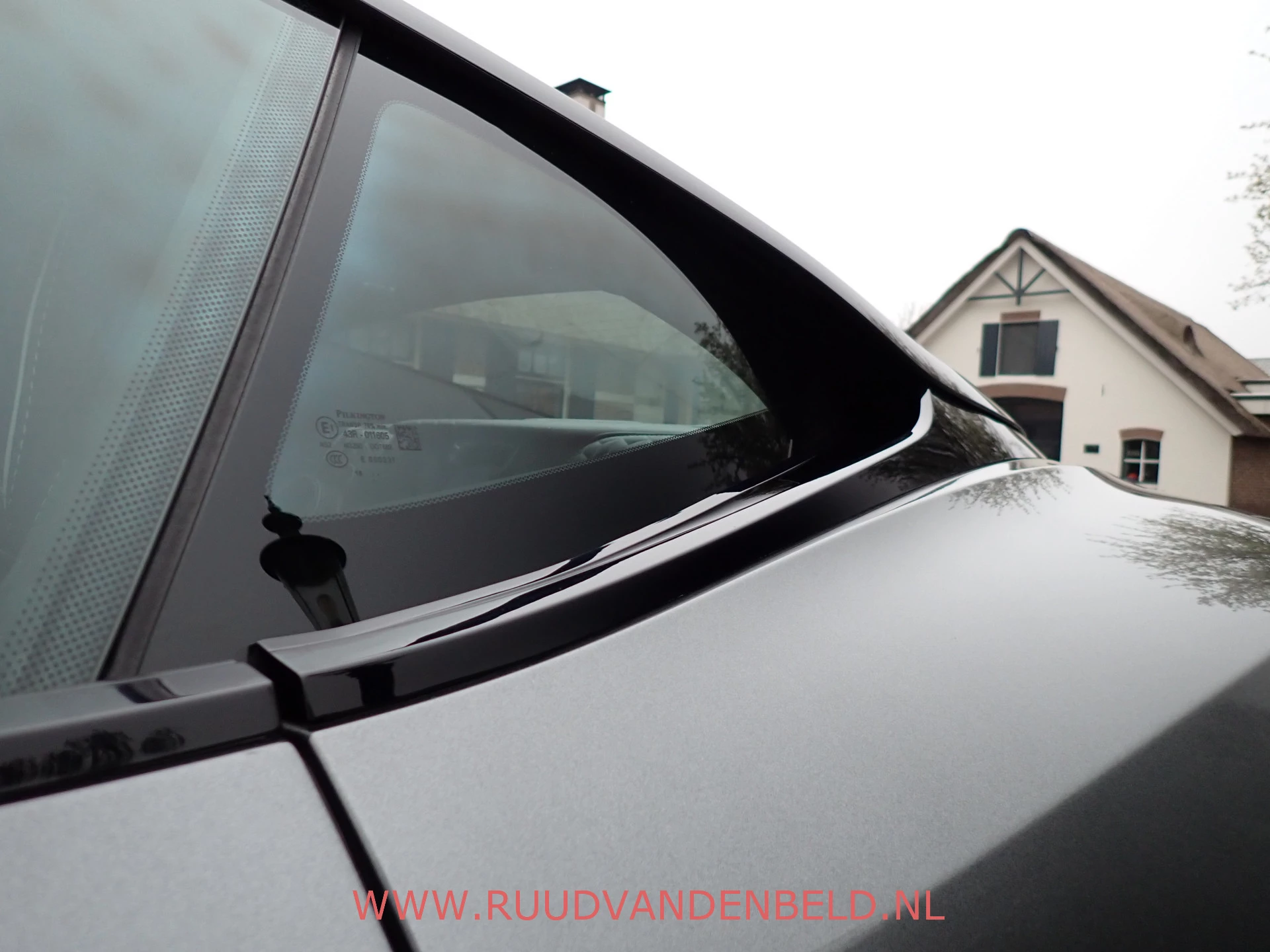 Hoofdafbeelding Aston Martin DBS