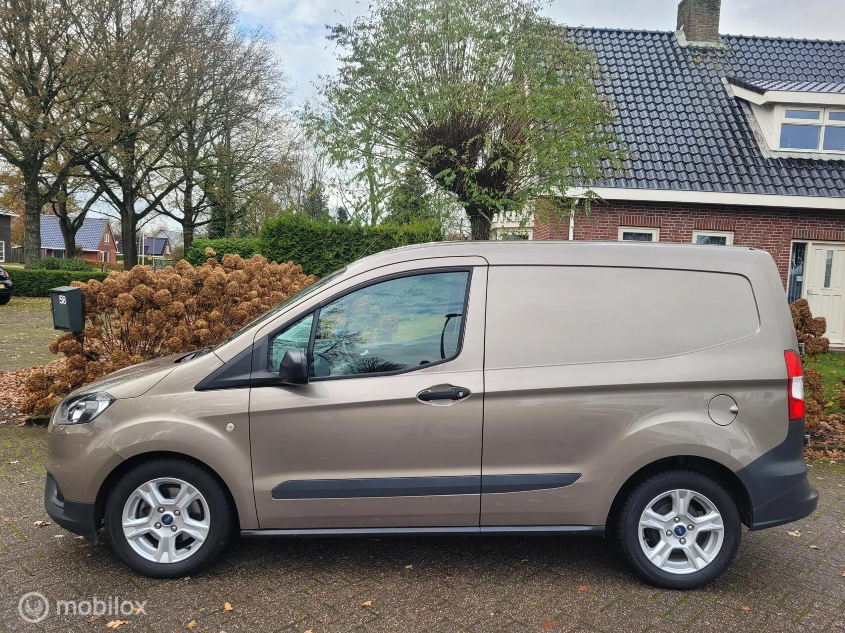Hoofdafbeelding Ford Transit Courier