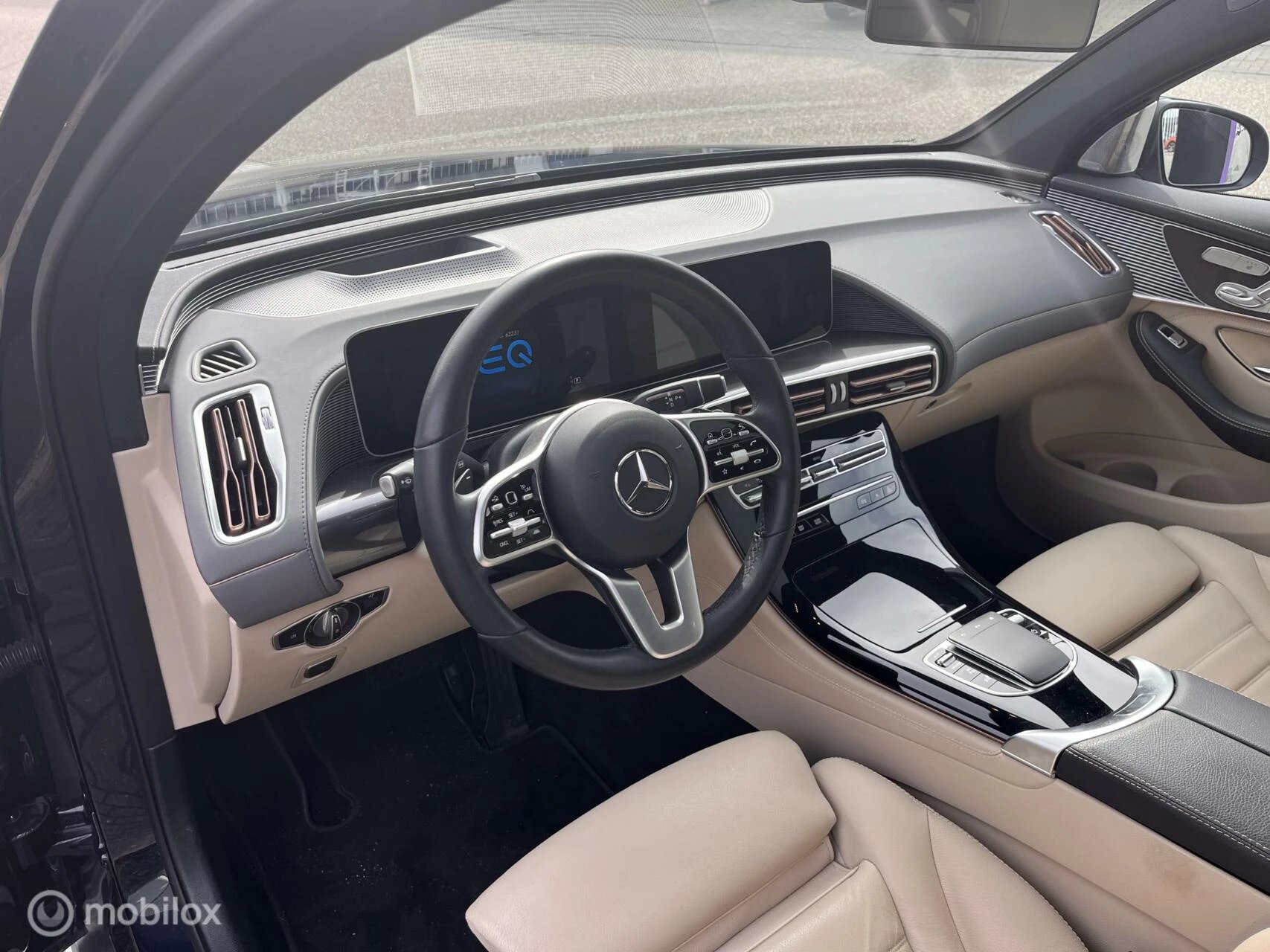 Hoofdafbeelding Mercedes-Benz EQC