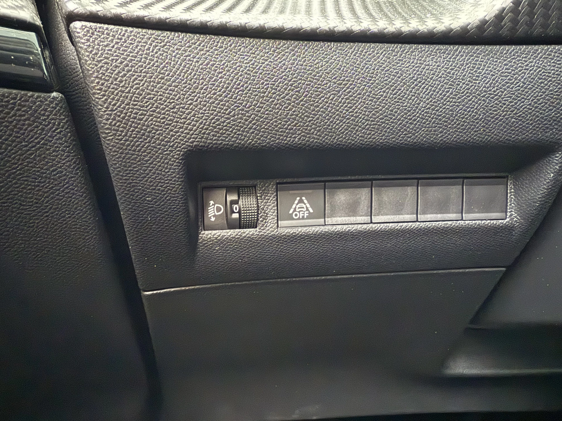 Hoofdafbeelding Peugeot e-2008