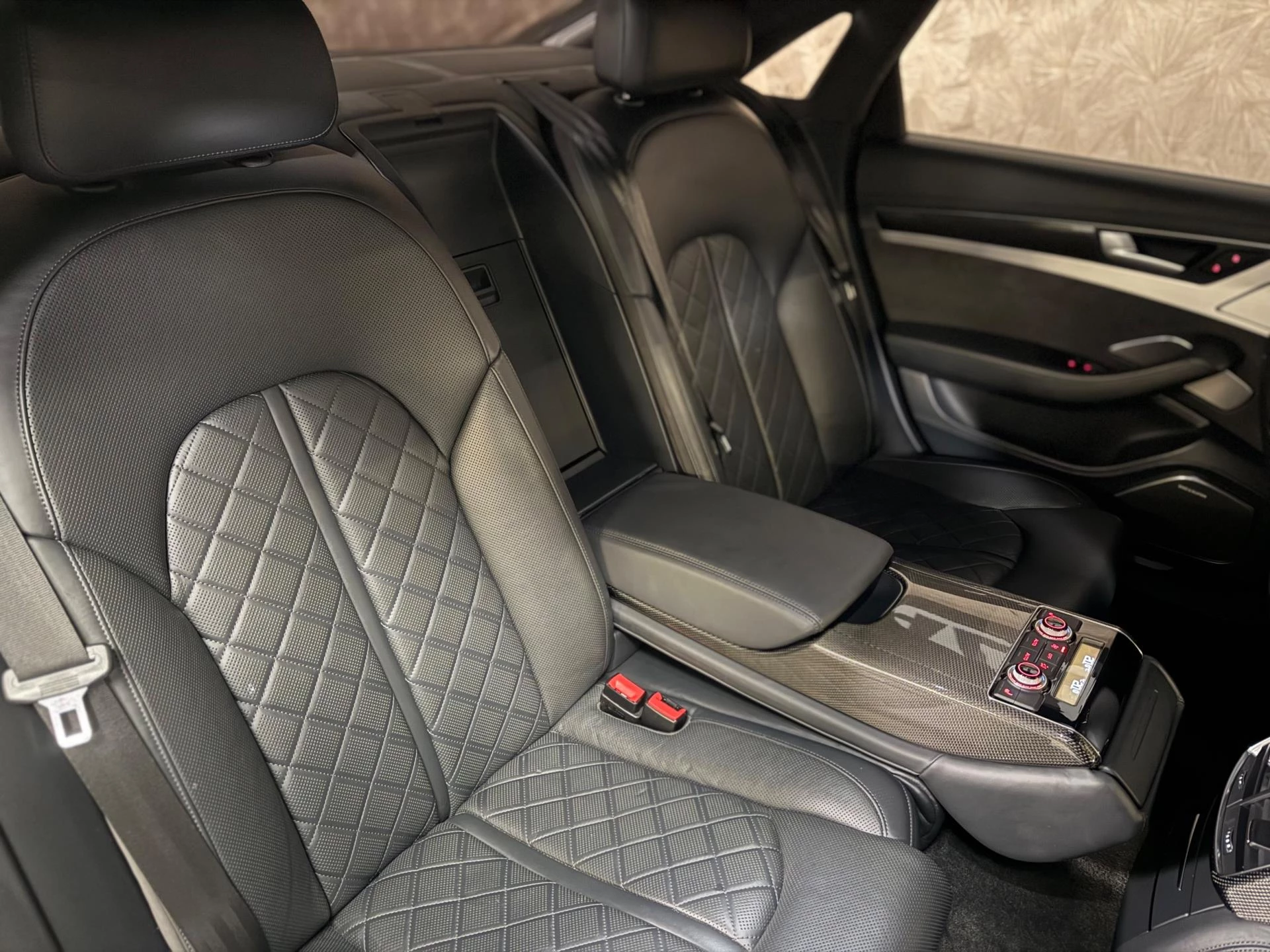 Hoofdafbeelding Audi S8