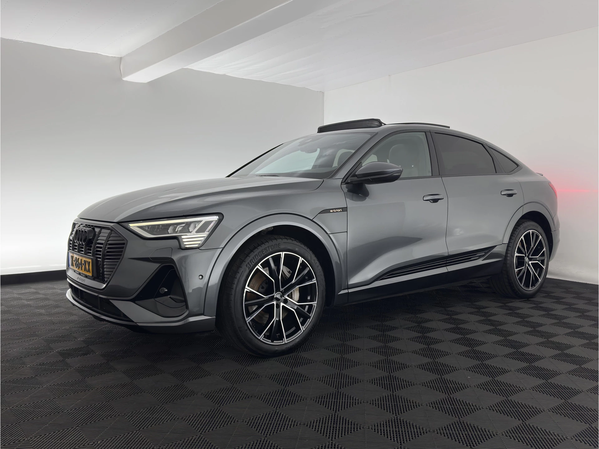 Hoofdafbeelding Audi e-tron