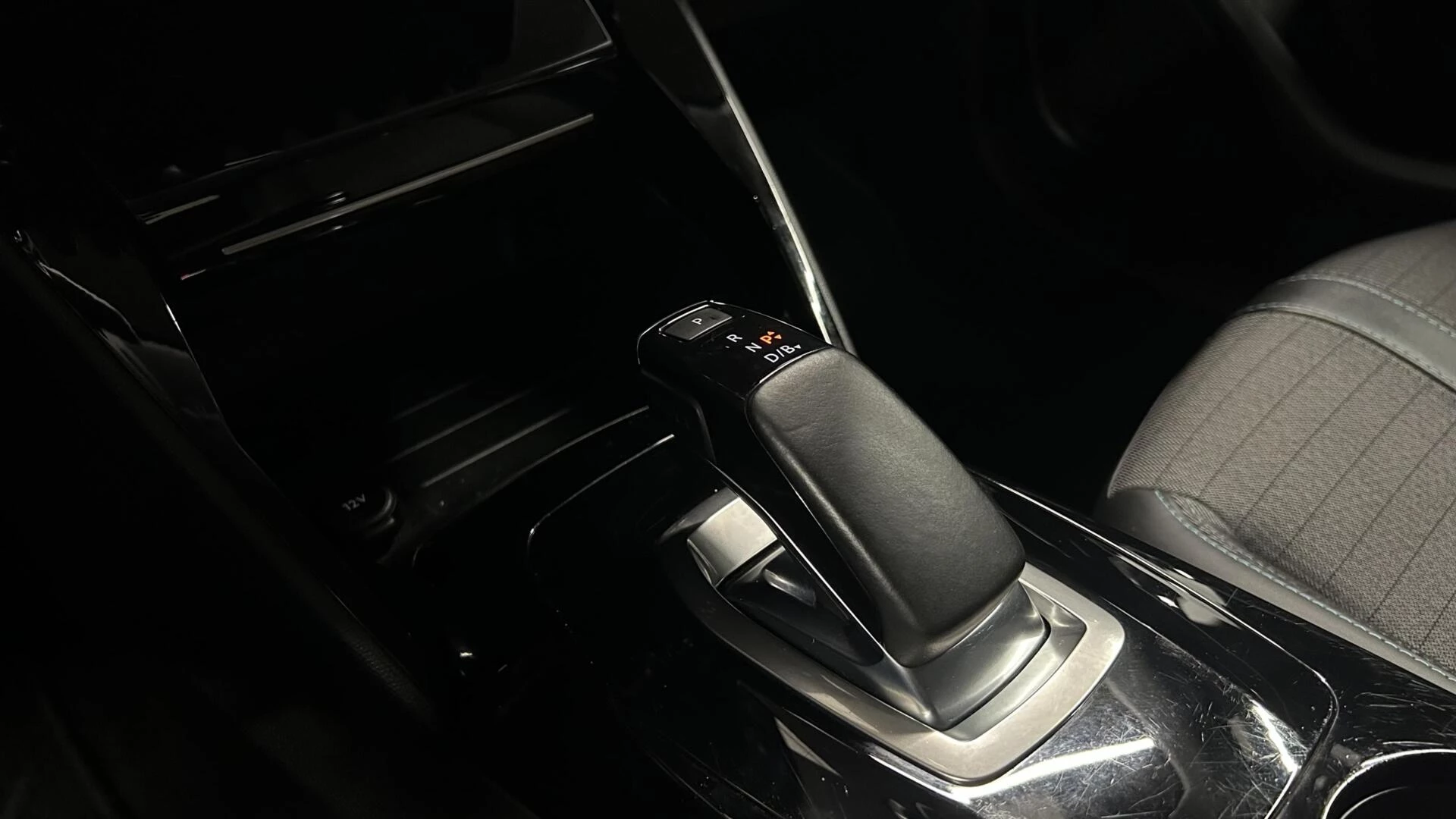 Hoofdafbeelding Peugeot e-208