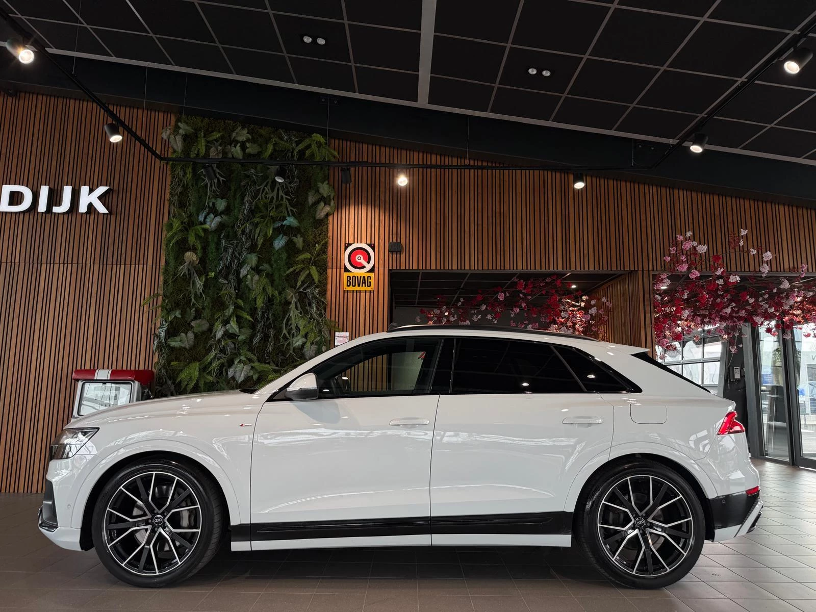 Hoofdafbeelding Audi Q8