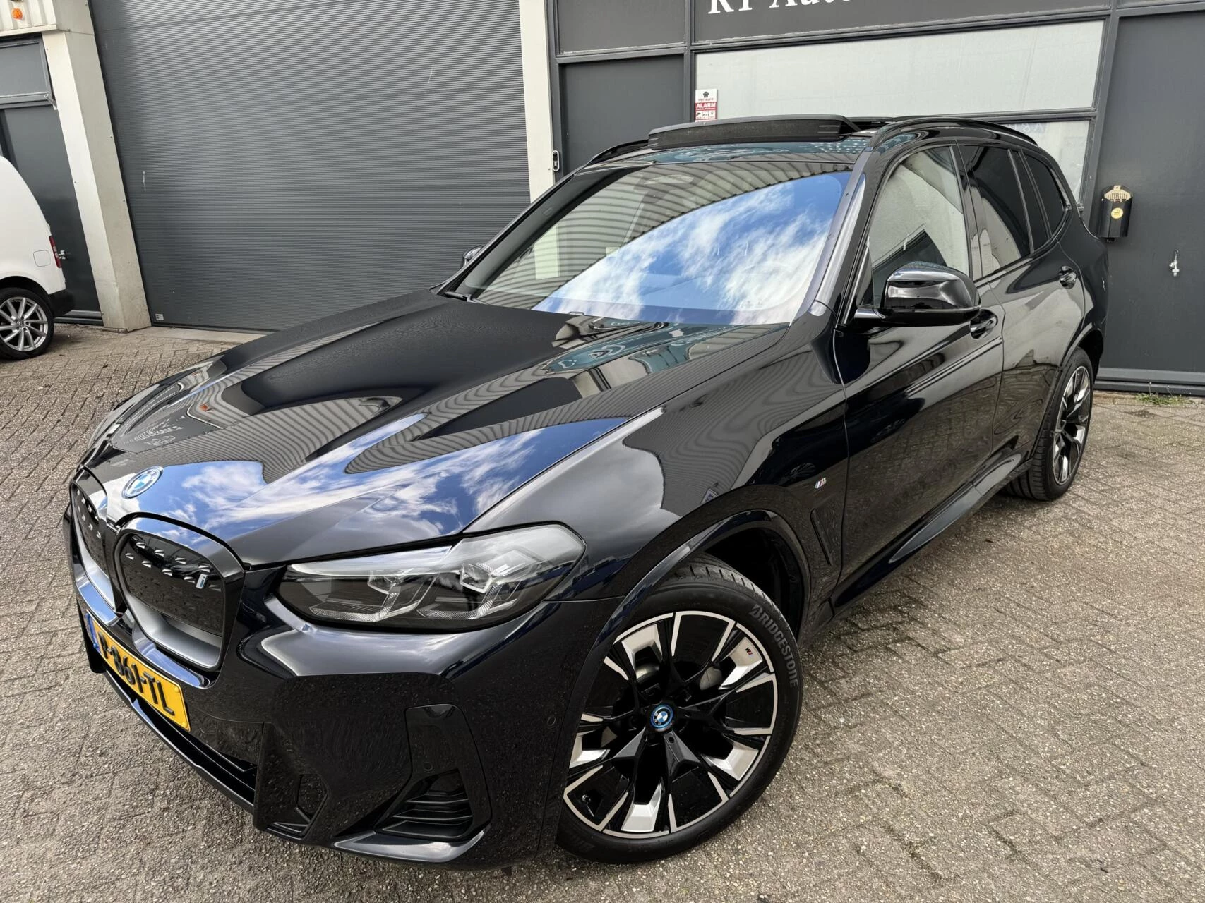 Hoofdafbeelding BMW iX3