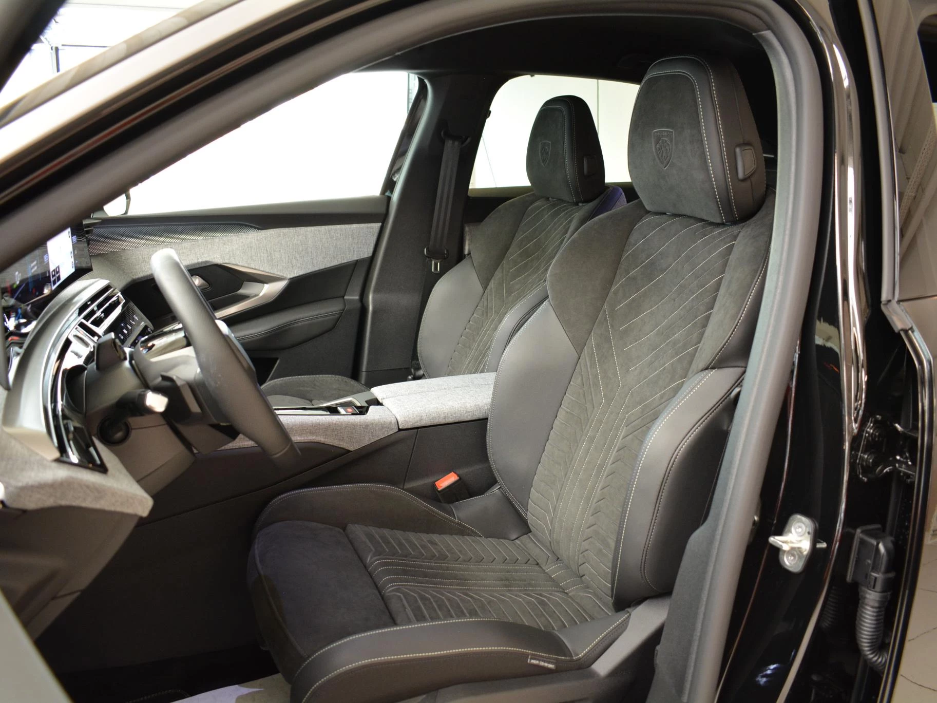 Hoofdafbeelding Peugeot e-3008