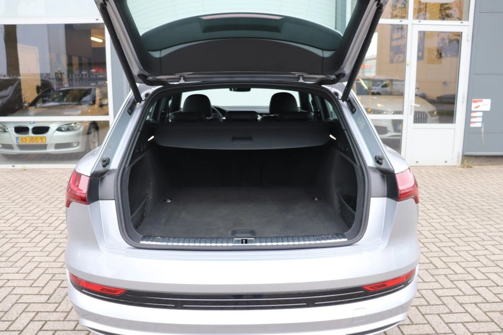 Hoofdafbeelding Audi e-tron