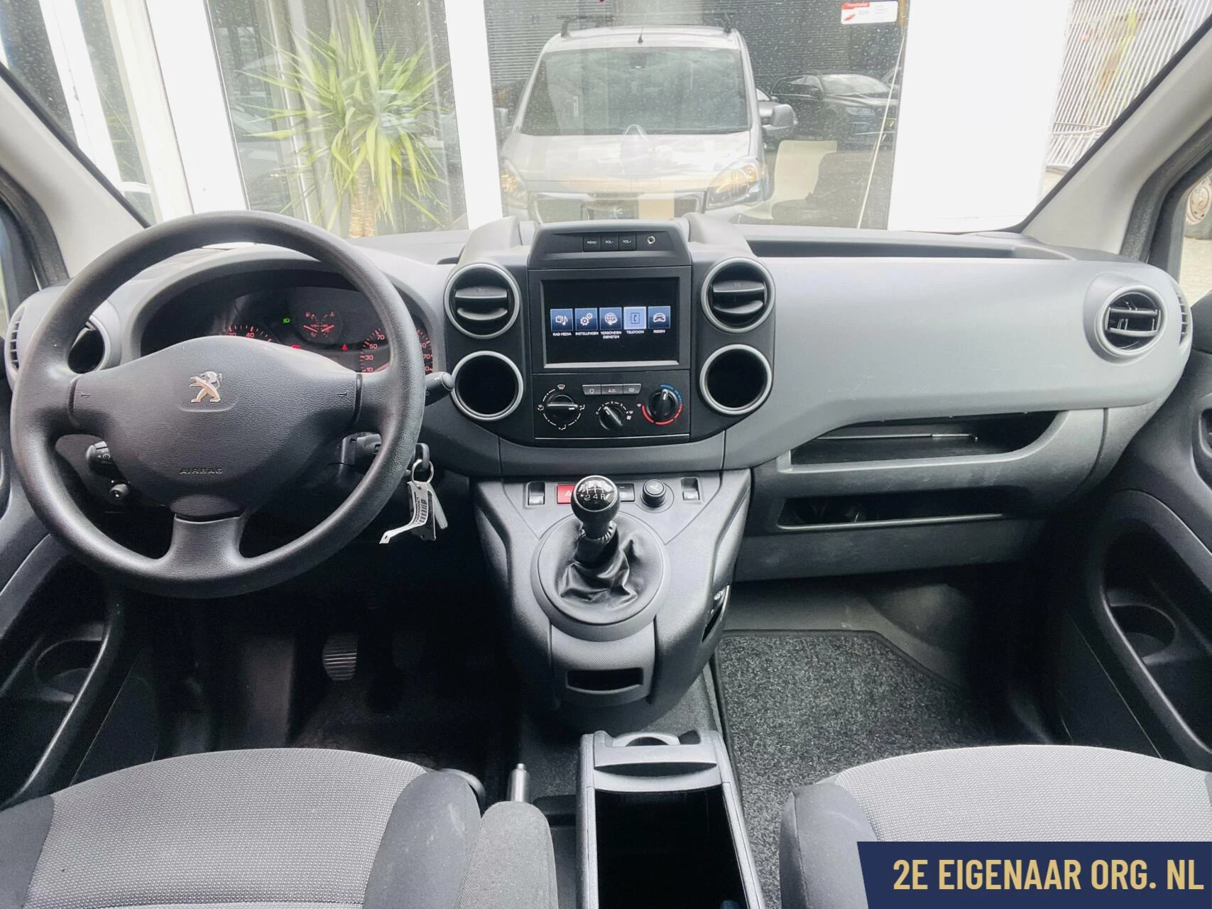Hoofdafbeelding Peugeot Partner