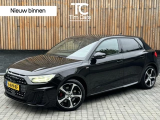 Audi A1 Sportback 30 TFSI S Line Automaat | Apple CarPlay | LED verlichting | Parkeersensoren achter | Rode remklauwen | Airconditioning | Cruise control | Lane assist | Half leer/stof