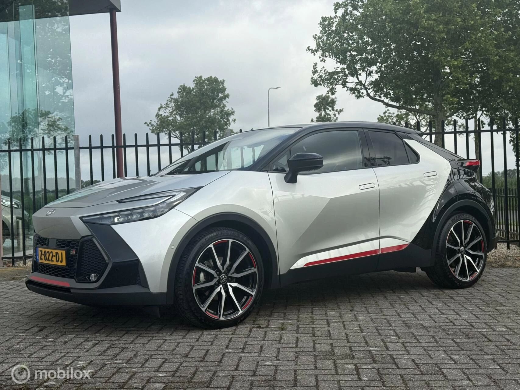 Hoofdafbeelding Toyota C-HR