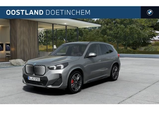 BMW iX1 eDrive20 M Sport / Panoramadak / Trekhaak / Sportstoelen / M Adaptief onderstel / Comfort Access / Head-Up / Adaptieve LED / Parking Assistant Plus