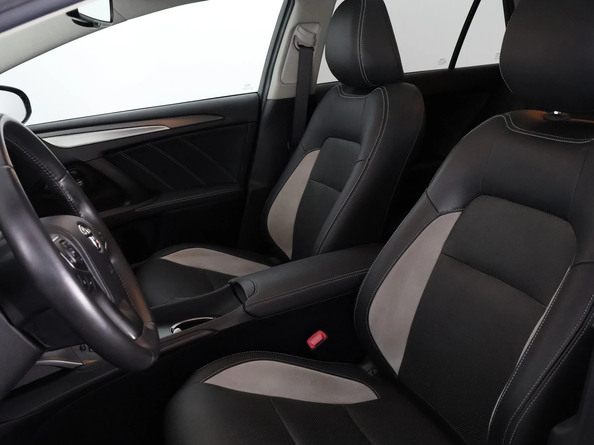 Hoofdafbeelding Toyota Avensis