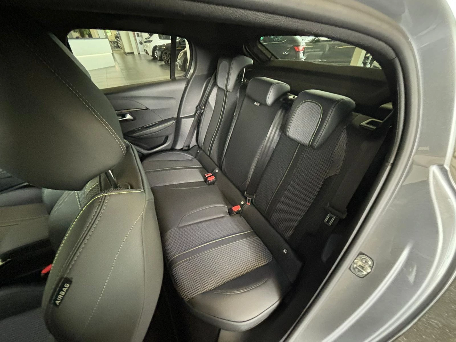 Hoofdafbeelding Peugeot e-208