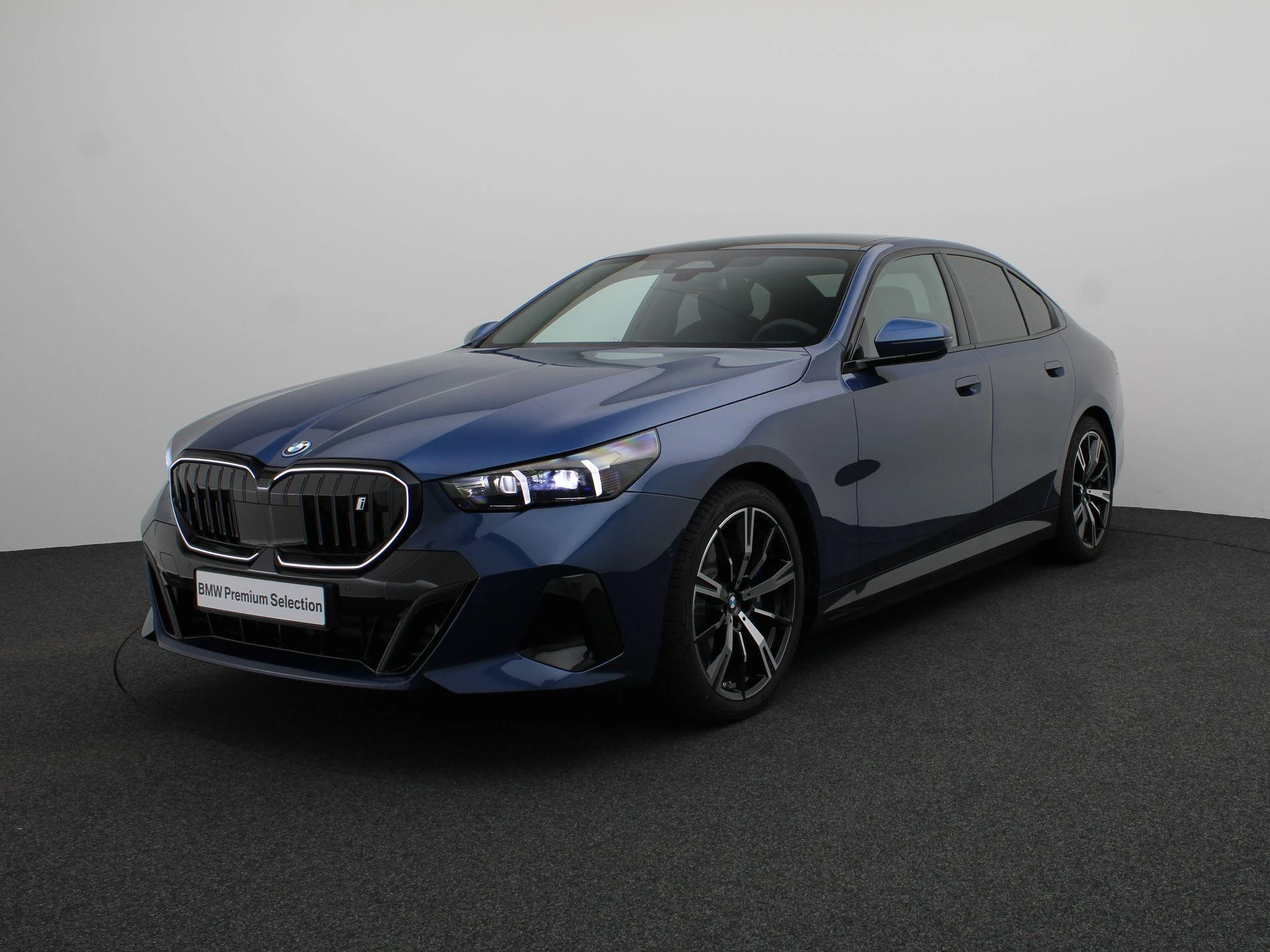 Hoofdafbeelding BMW i5
