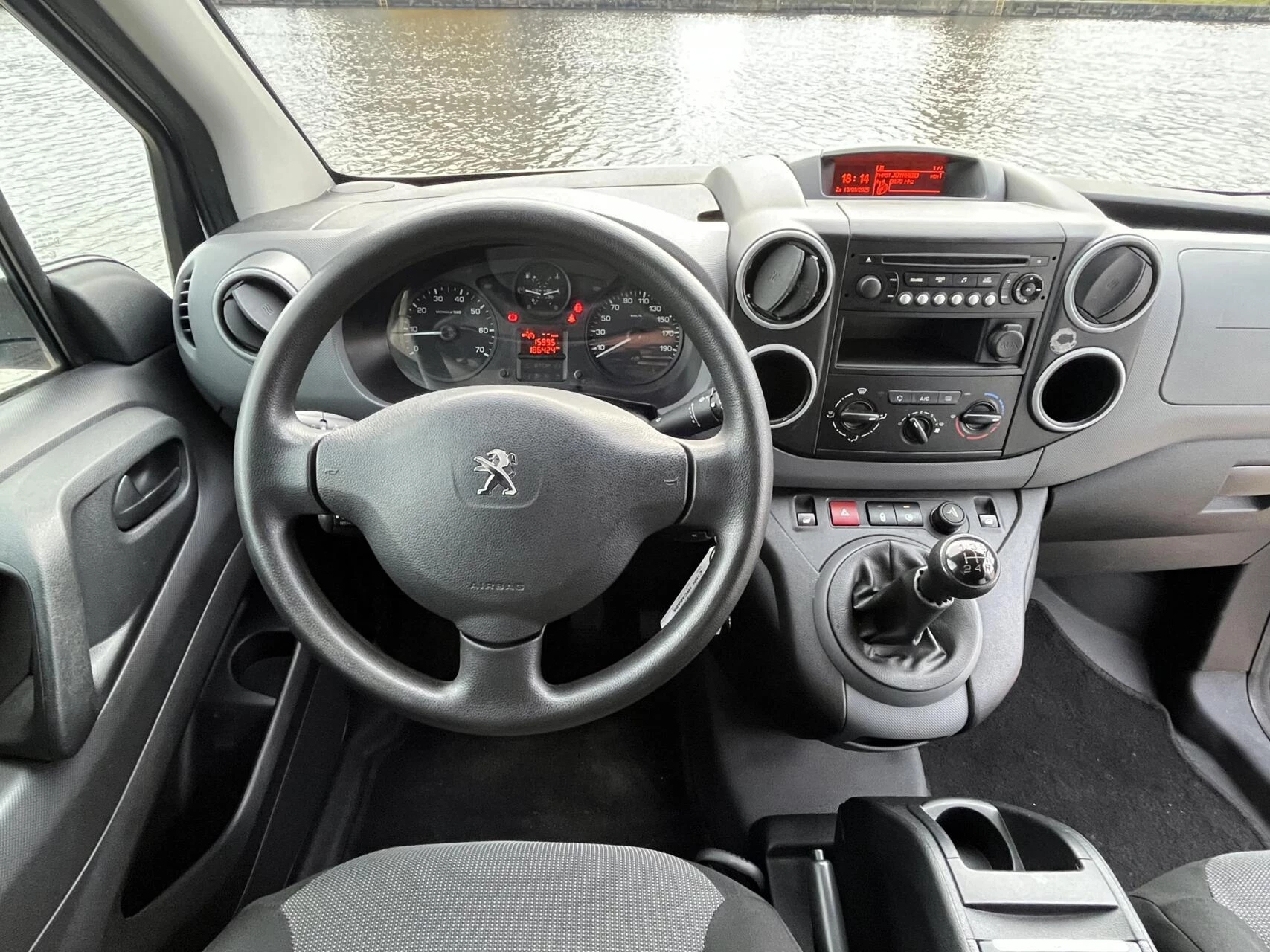 Hoofdafbeelding Peugeot Partner