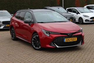Toyota Corolla Touring Sports 2.0 Hybrid GR-Sport / Trekhaak / Camera / Half leder / Keyless / 17'' / Virtual Cockpit / Stoelverwarming / DAB / ACC