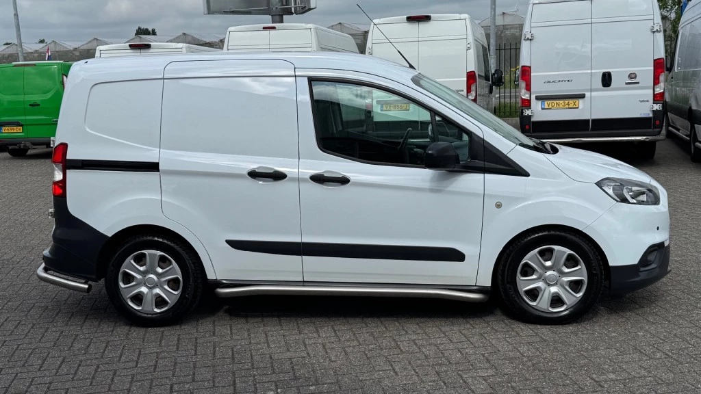 Hoofdafbeelding Ford Transit Courier