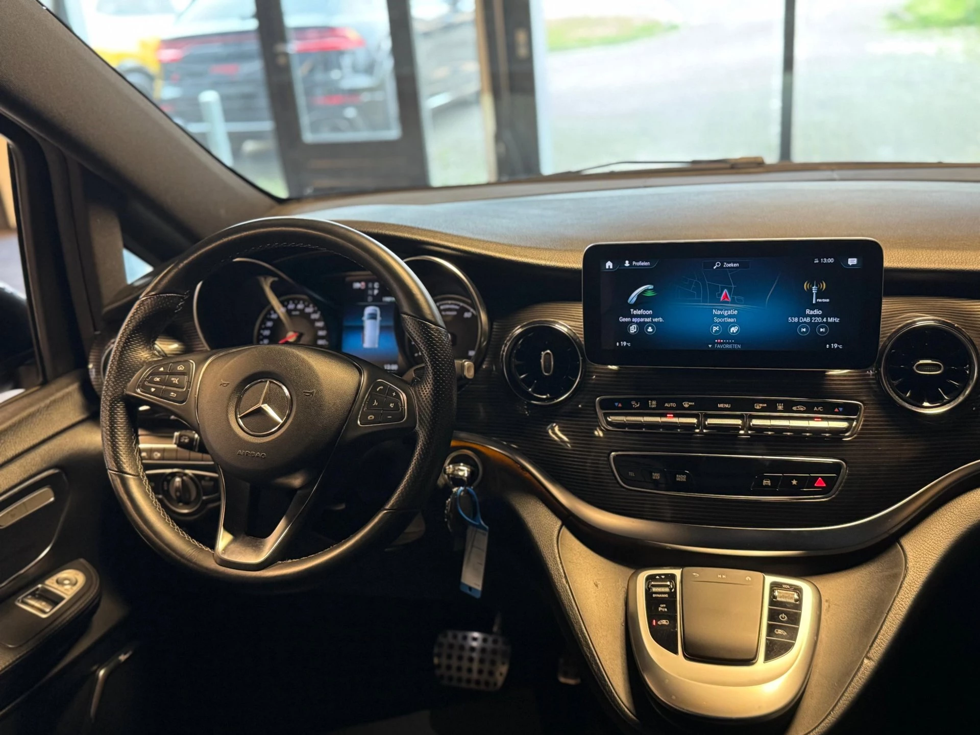 Hoofdafbeelding Mercedes-Benz EQV